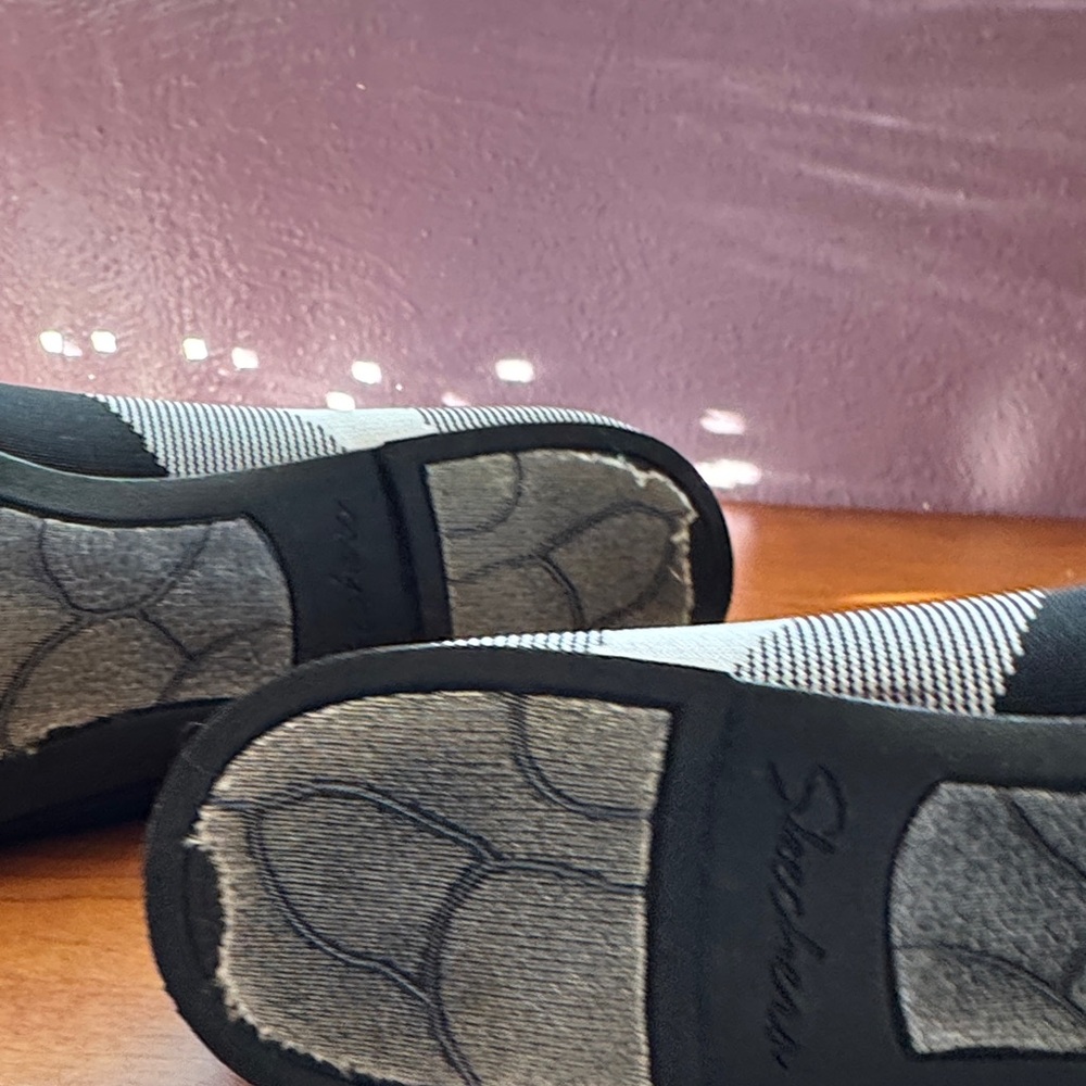 Skechers Black and white Women's Flats size 10 - Picture 8 of 9